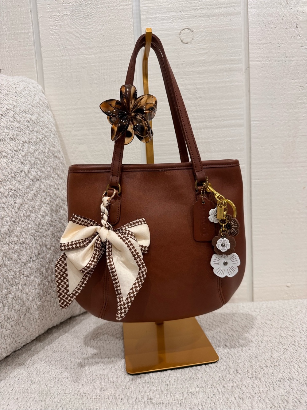 vintage Coach medium framed pouch shoulder bag